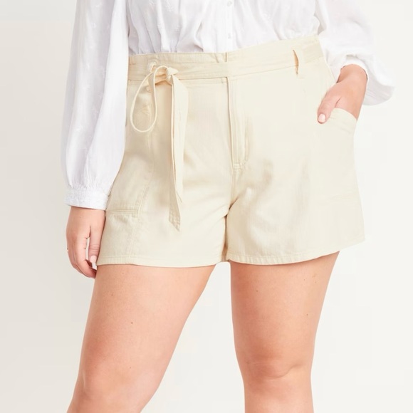 Old Navy Pants - NWT Old Navy High-Waisted Belted Workwear Twill Shorts in Natural Combo 2X